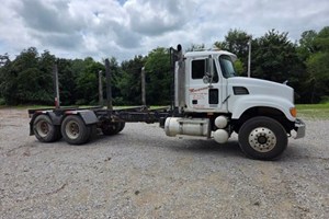 2004 Mack CV713  Truck-Log